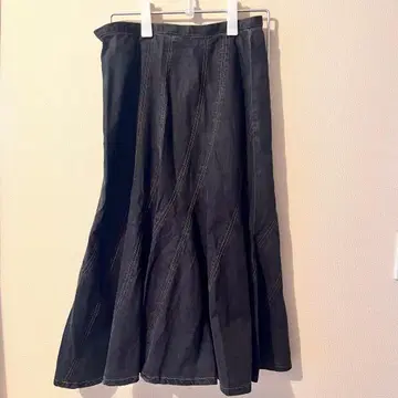 킹 플레어 스커트 다크 컬러 스티치 디자인