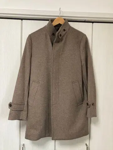 브라운 스탠드 카라 코트