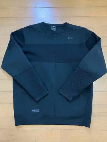 Oakley 골프 블랙 크루넥 스웨터