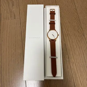 리아 룰레아 브라운 가죽 아날로그 시계