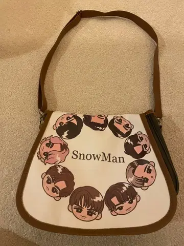 SnowMan 캐릭터 숄더백