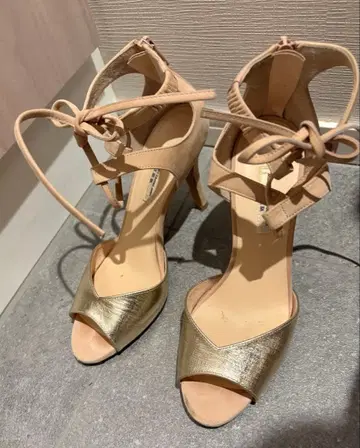 베이지 골드 오픈토 힐 샌들