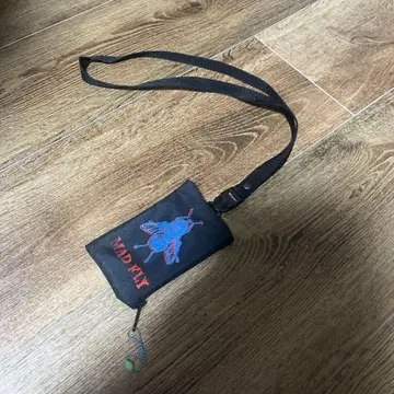 MAD FLY 컴팩트 파우치