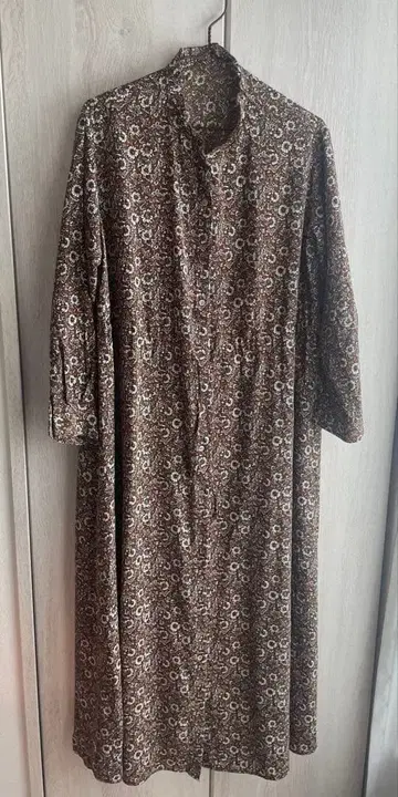 르쿠르블랑 롱 원피스 브라운 바탕 꽃무늬