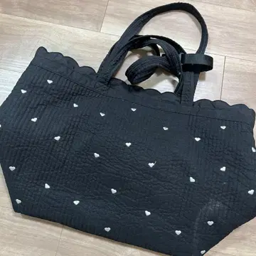 [ 새상품급 ] hichan x Donoban 콜라보 스캘럽 마더백 블랙