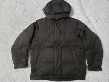 유니클로 +J 다운 오버사이즈 후드티 올리브 L 사이즈