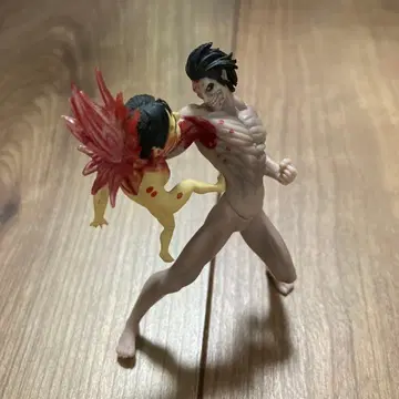 진격의 거인 거대화한 엘렌 피규어
