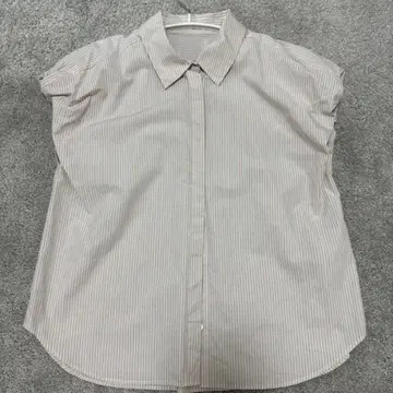 슬로브 이에나 벌룬 슬리브 블라우스