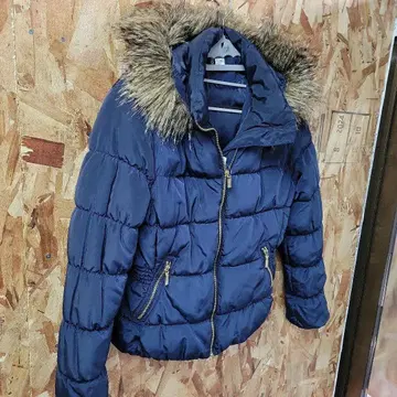 새상품급 클리닝 완료 H&M 네이비 다운 자켓 사이즈 8