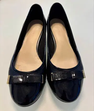 콜한 로우힐 펌프스