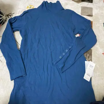 새상품 로트레아몽 이시엘라 리브 터틀넥 긴팔 상의