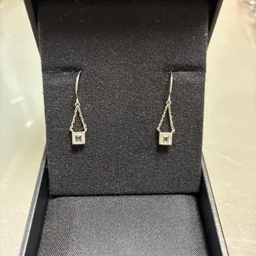 아쿠아마린 스퀘어 흔들리는 10KWG