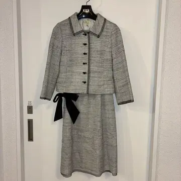 Harriss 그레이 자켓과 원피스 셋업