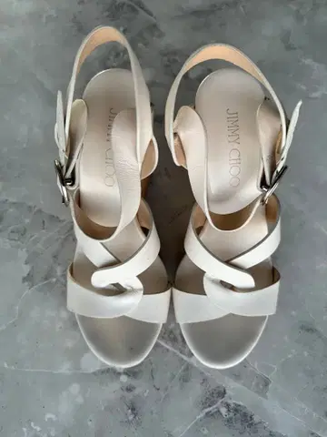 지미추 샌들 23cm 웨지 샌들 화이트 컬러 JimmyChoo 스트랩