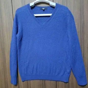 새상품급 UNIQLO 캐시미어 100% 파랑 V넥 스웨터 XL