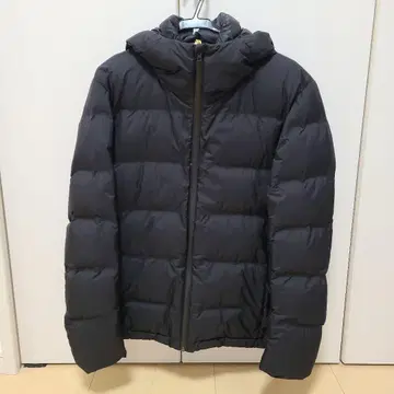 유니클로 심리스 다운 파카 M 사이즈 블랙