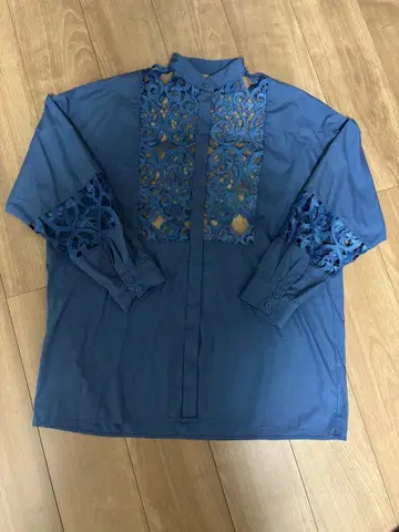 AMERI 다크 블루 자수 코튼 셔츠 긴팔