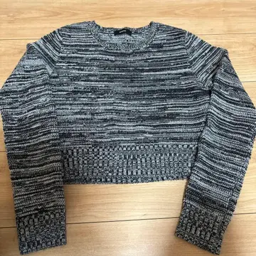 EMODA 트위드 크롭 니트 그레이 프리 사이즈 시착만 한 상품