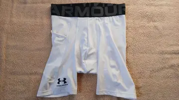 UNDER ARMOR 언더아머 숏 스패츠 M 사이즈 화이트