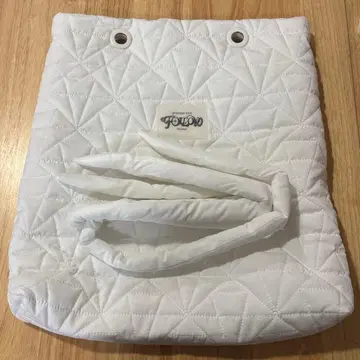 SEVENTEEN FOLLOW 토트백 화이트 흰색 퀼팅