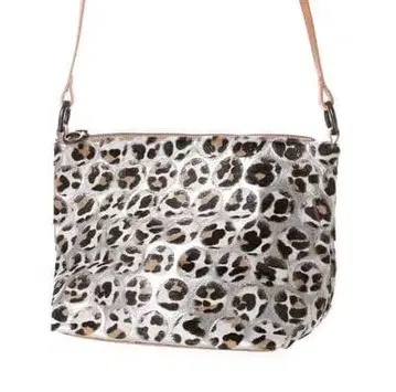택 포함 새상품 2만 5천 엔 이탈리아제 ELLE 레오파드 무늬 숄더백