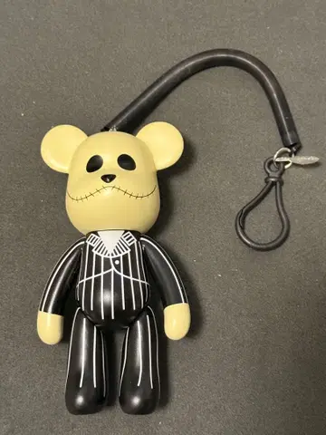 베어브릭 스컬 디자인