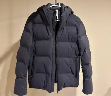 블랙 심리스 다운 파카 L 사이즈