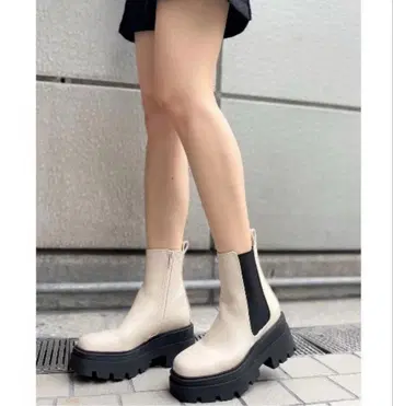 R&E 아이보리 통굽 트랙 밑창 스퀘어토 M