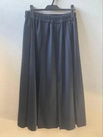 MidiUmi 미디우미 턱 플리츠 스커트