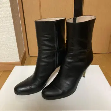 유나이티드 애로우즈 블랙 가죽 하이힐 부츠 37