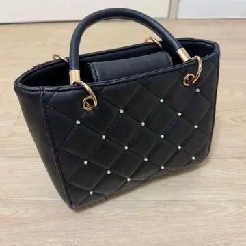 퀼팅 디자인 숄더백 블랙