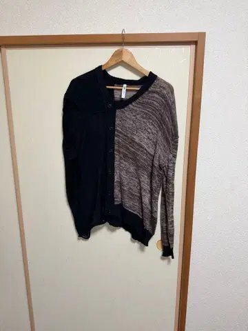 glamb 버튼 변형 가디건 블랙/브라운