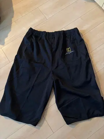 칼카니 KARL KANI 메쉬 소재 블랙 숏팬츠 M