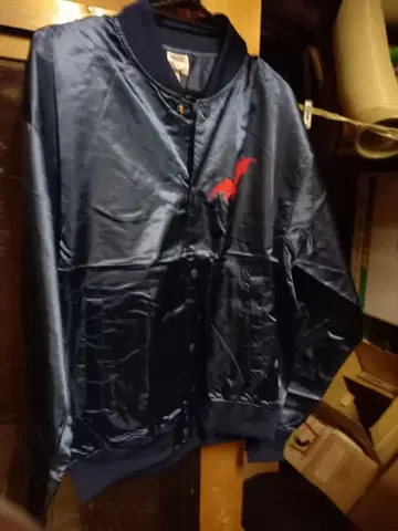 초레어 뮤지컬 [ 댄스 오브 뱀파이어 ] 스태프 배포 새틴 바시티 자켓