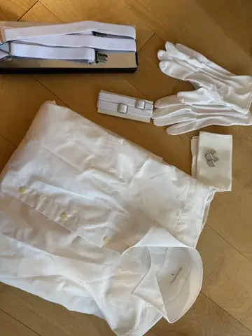 신랑용 턱시도 셔츠와 부속품 세트