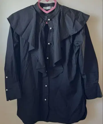 M-PREMIER 펄 버튼 블라우스