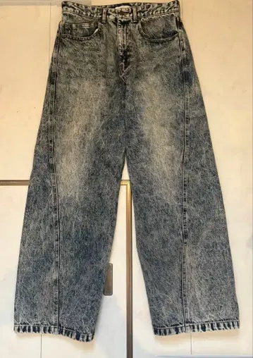 VINTAGE WASHED CURVED DENIM L