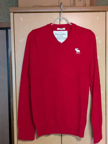 미사용 새상품 Abercrombie & Fitch V넥 스웨터 S 사이즈