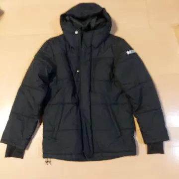 언더 아머 블랙 다운 자켓 MD/M/M