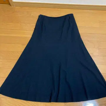 블랙 플레어 스커트