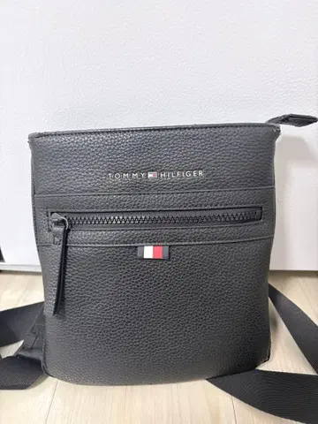 Tommy 숄더백