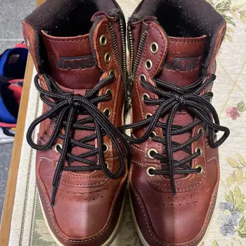 VANS 브라운 하이컷 스니커즈