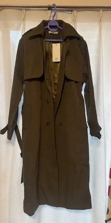 올리브 트렌치코트 새틴 내부