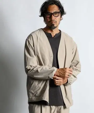 새상품급 17,600엔 메쉬 소재 노카라 자켓