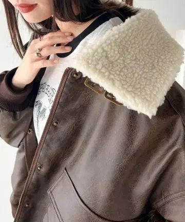 새상품급 클래식 엘프 보아 가죽 자켓