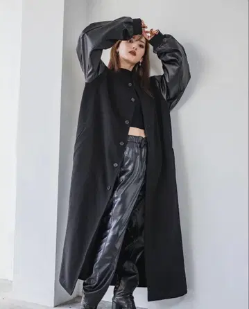 LEANN MOMENT 가죽 슬리브 롱 자켓