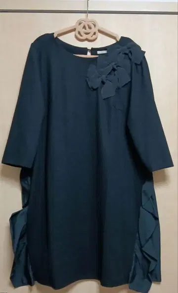 미사용 새상품 로즈 티아라 목 부분 리본 포함 원피스