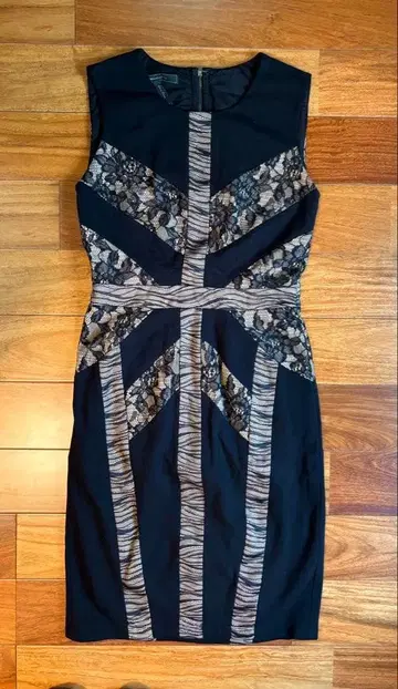 [ BCBGMAXAZRIA ] 블랙 레이스 타이트 드레스 XS/7-9호