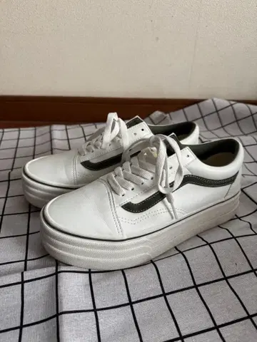 Vans 화이트/그린 통굽 스니커즈