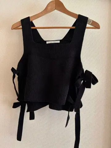 PLAIN PEOPLE 리본 포함 뷔스티에 블랙